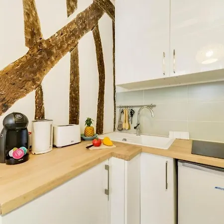 Juliette - Tiny 1Br Pantheon Luxembourg Hideaway-2
